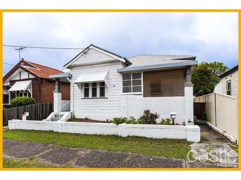 2/11a Veda Street, Hamilton NSW 2303