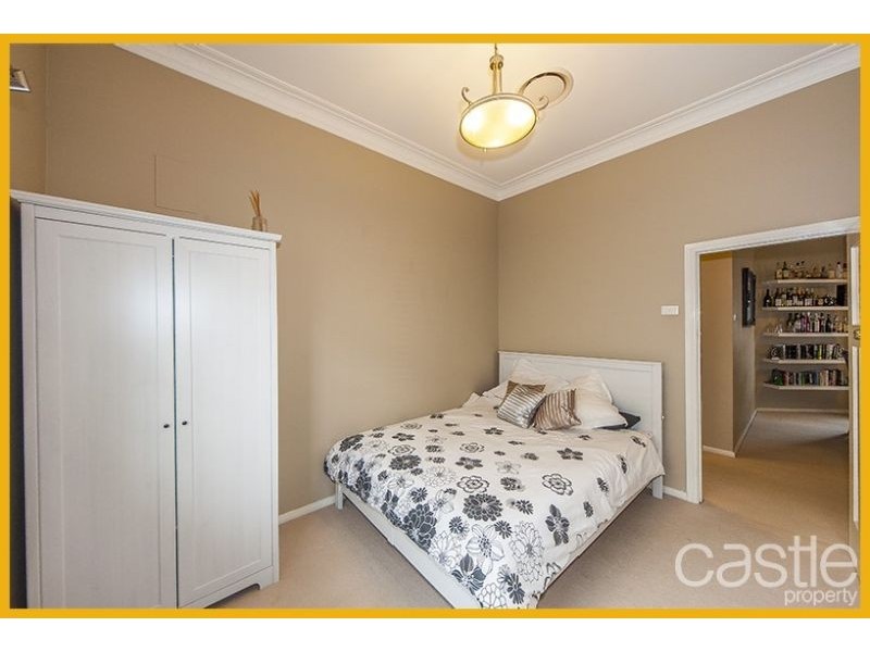 37 Crebert St, Mayfield East NSW 2304