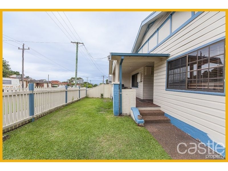 37 Crebert St, Mayfield East NSW 2304