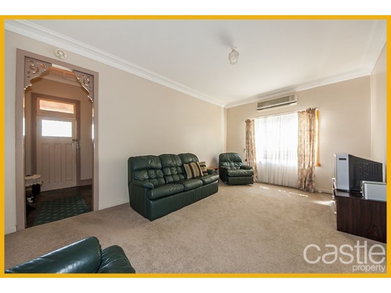 39 Braye St, Mayfield NSW 2304