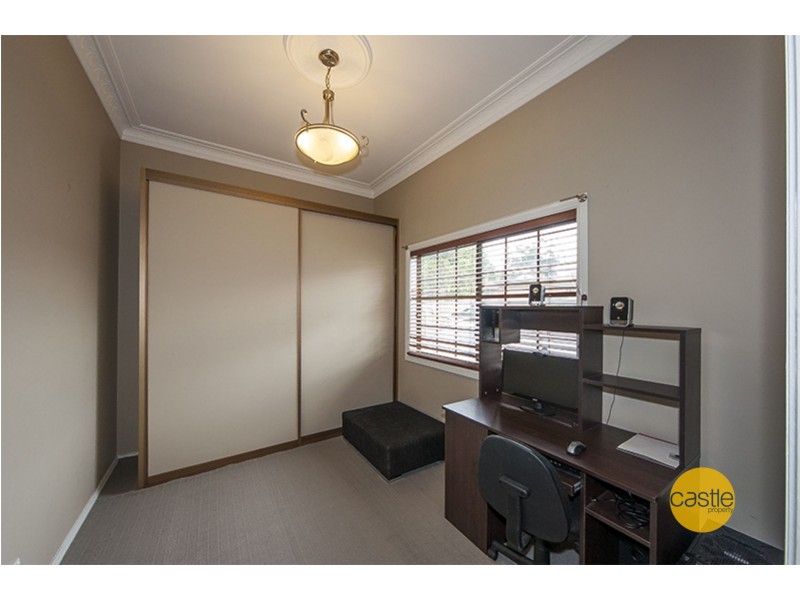 37 Crebert St, Mayfield East NSW 2304