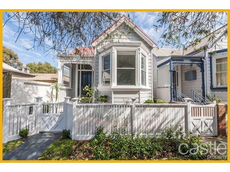 60 Lawson St, Hamilton NSW 2303