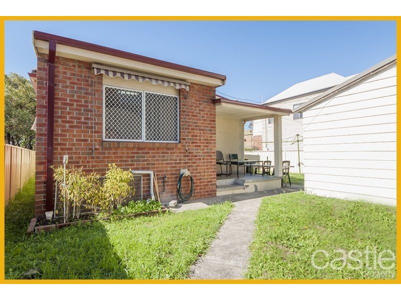 2 Devon St, Hamilton NSW 2303
