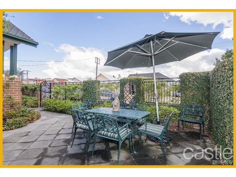 9 Blackall St, Hamilton NSW 2303