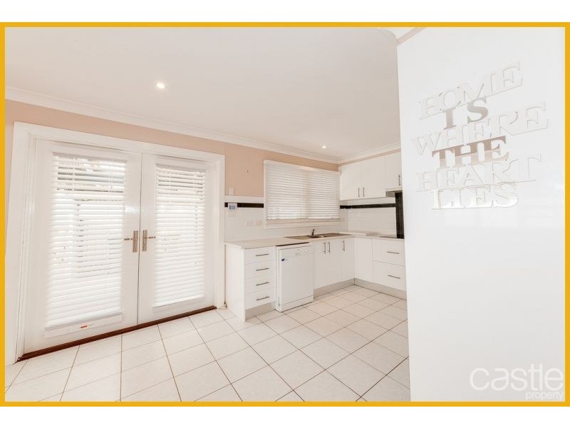 2 CRASTER CL, Rankin Park NSW 2287