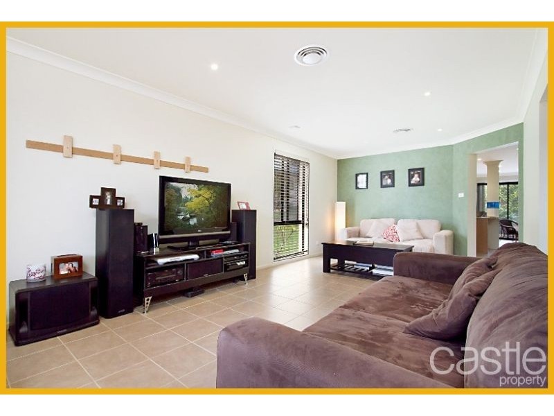 1/74 Constitution Dr, Cameron Park NSW 2285