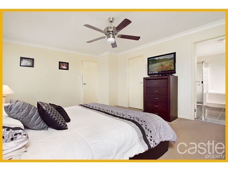 1/74 Constitution Dr, Cameron Park NSW 2285