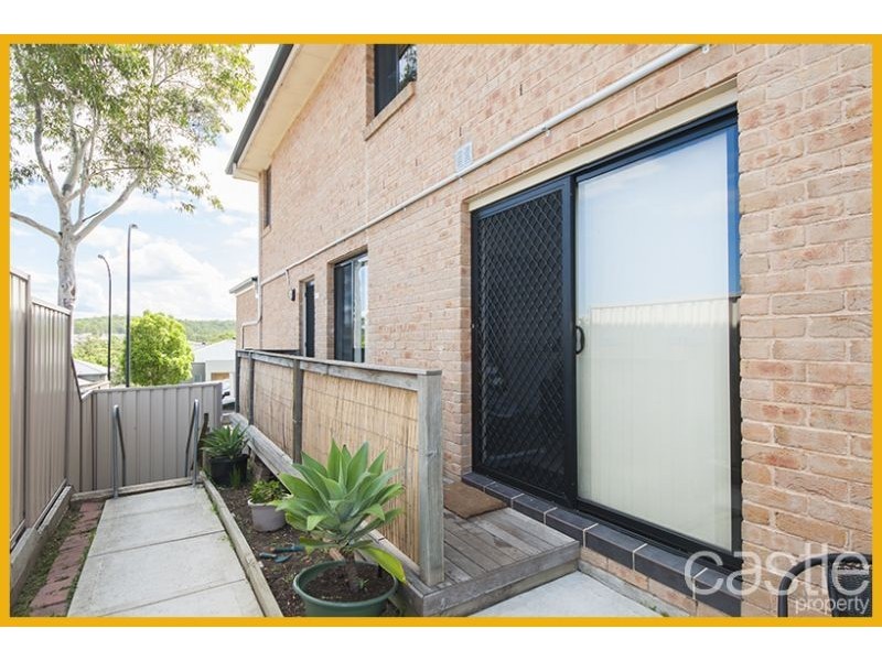2/74 Constitution Dr, Cameron Park NSW 2285