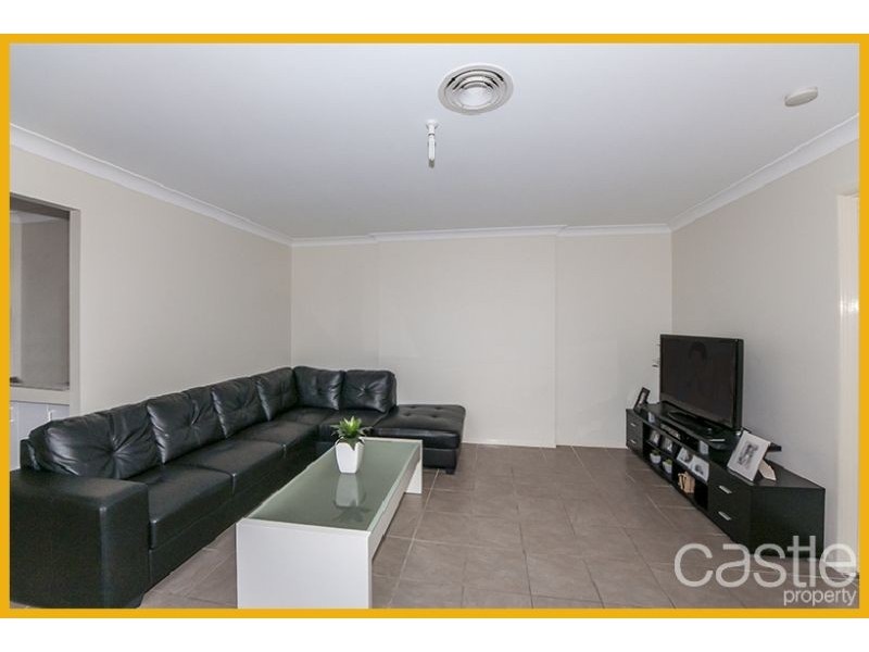 2/74 Constitution Dr, Cameron Park NSW 2285