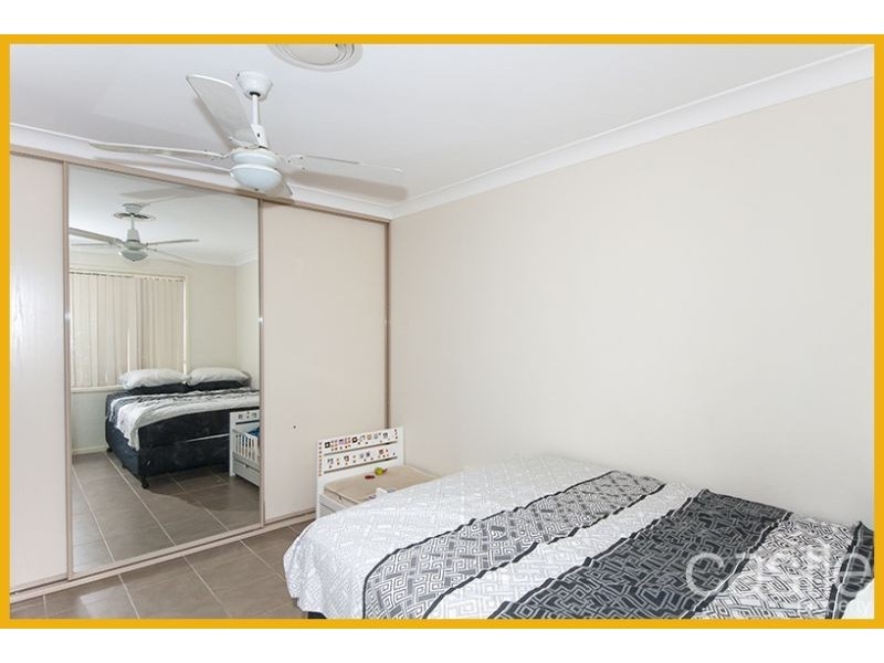 2/74 Constitution Dr, Cameron Park NSW 2285