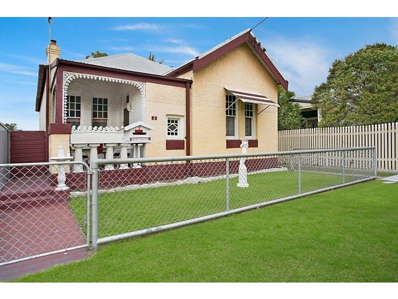 3 HOLT ST, Mayfield East NSW 2304