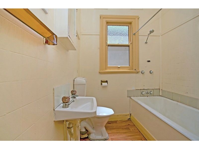 6 Robert St, Wickham NSW 2293