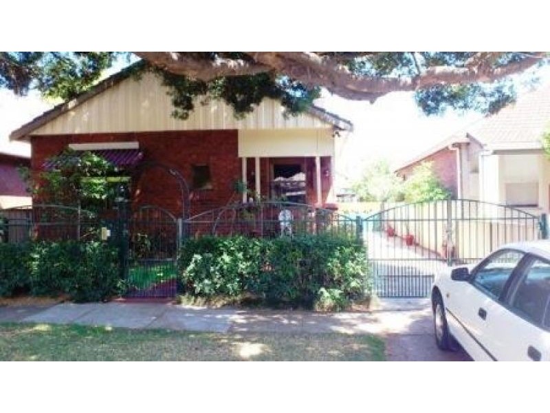 44 Kitchener Pde, Mayfield East NSW 2304