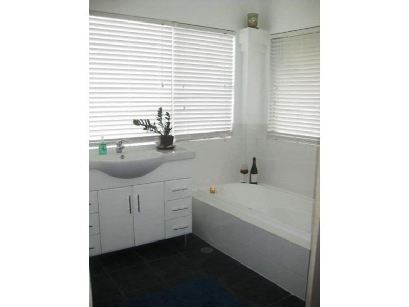 24 Lee Crescent, Birmingham Gardens NSW 2287