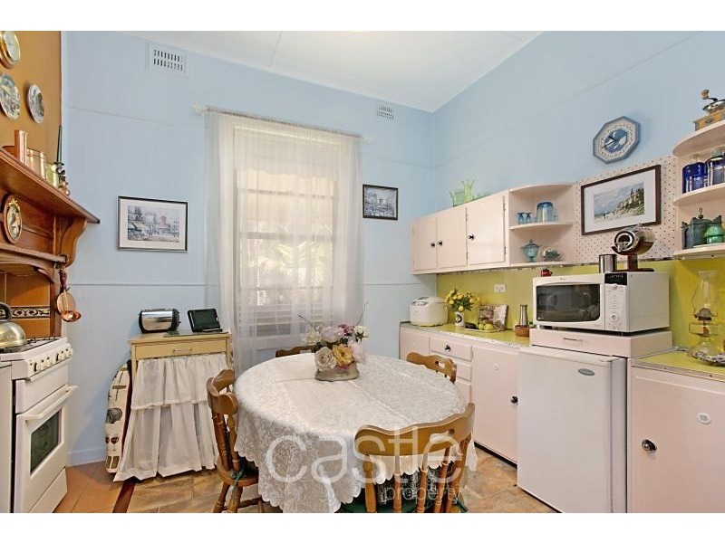 121 Broadmeadow Rd, Broadmeadow NSW 2292