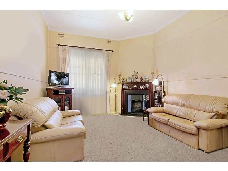 121 Broadmeadow rd, Broadmeadow NSW 2292