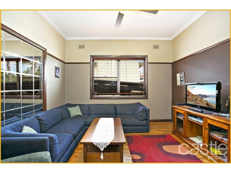 21 Norman St, Waratah West NSW 2298