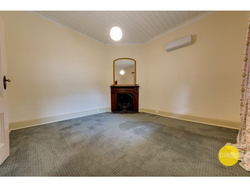 15 High St, The Hill NSW 2300