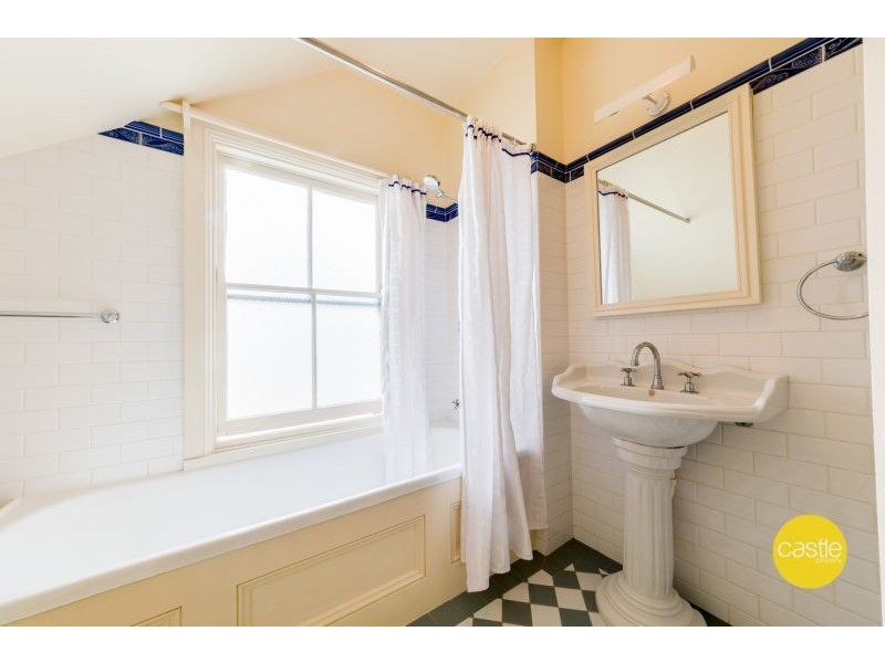 15 High St, The Hill NSW 2300