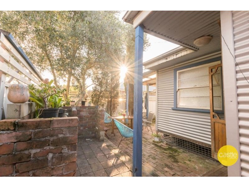 2 Cameron St, Hamilton NSW 2303
