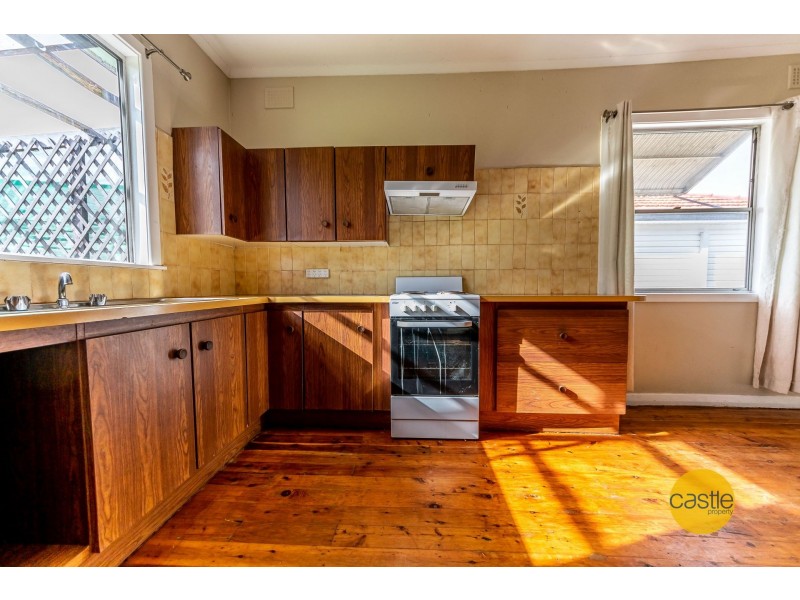 12 Tennant Rd, Mount Hutton NSW 2290