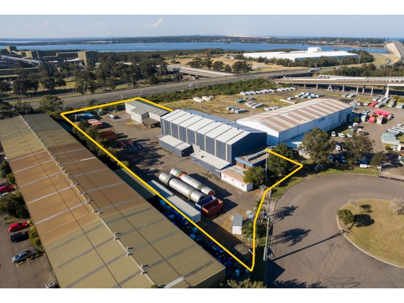 18 Sandpiper Close, Kooragang NSW 2304