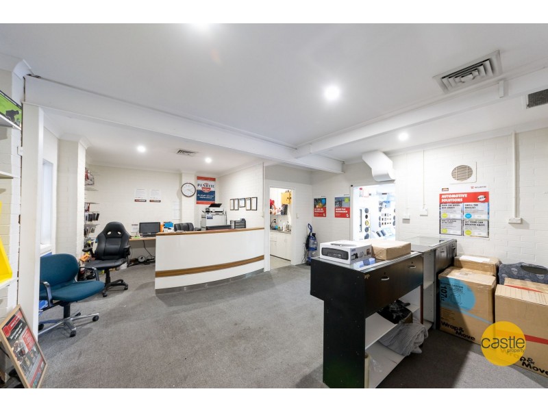24 Broadmeadow Rd, Broadmeadow NSW 2292