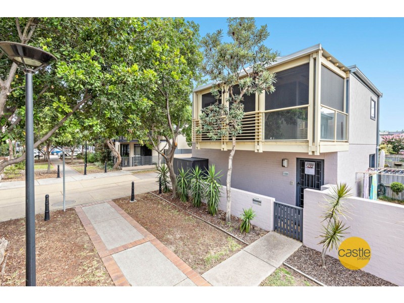 2/106 The Lane, Wickham NSW 2293