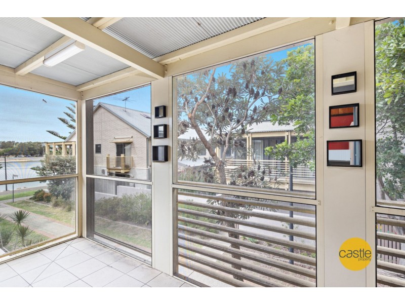 2/106 The Lane, Wickham NSW 2293