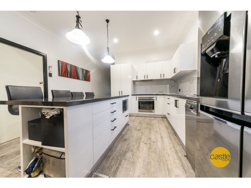 Room Victory Parade, Wallsend NSW 2287