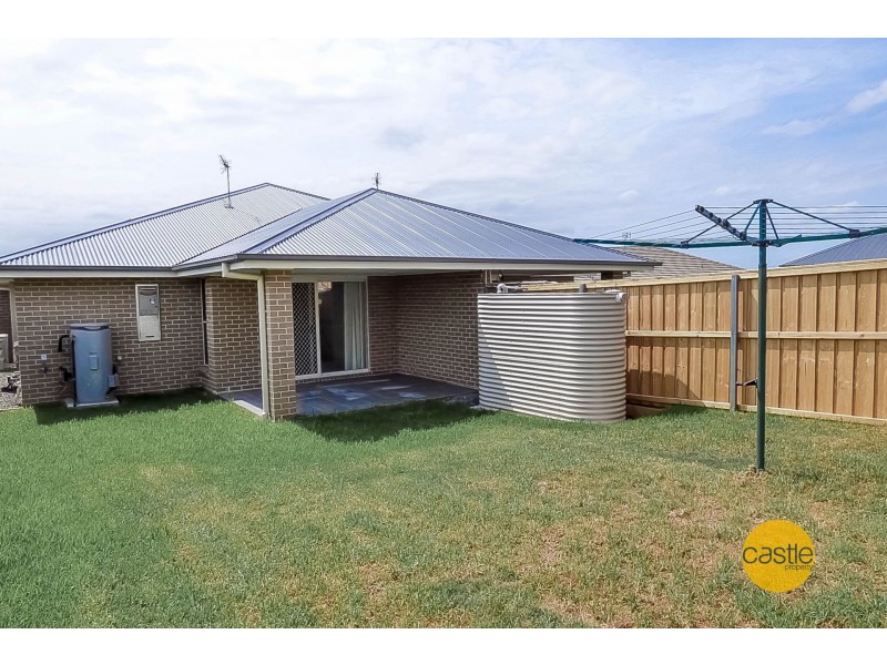8 Koba St, Fletcher NSW 2287