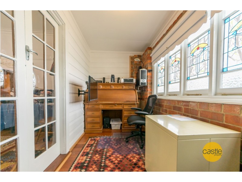 4 Park St, Teralba NSW 2284