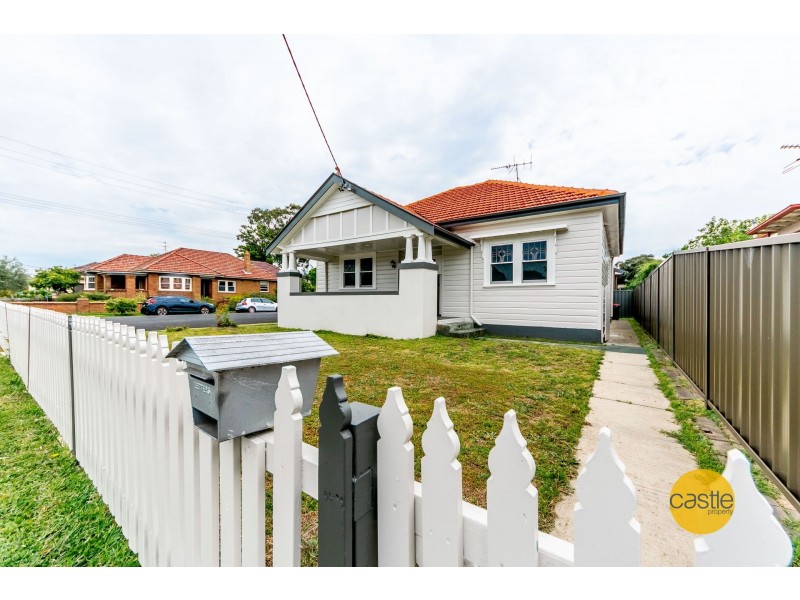 16 Bourke St, Mayfield NSW 2304