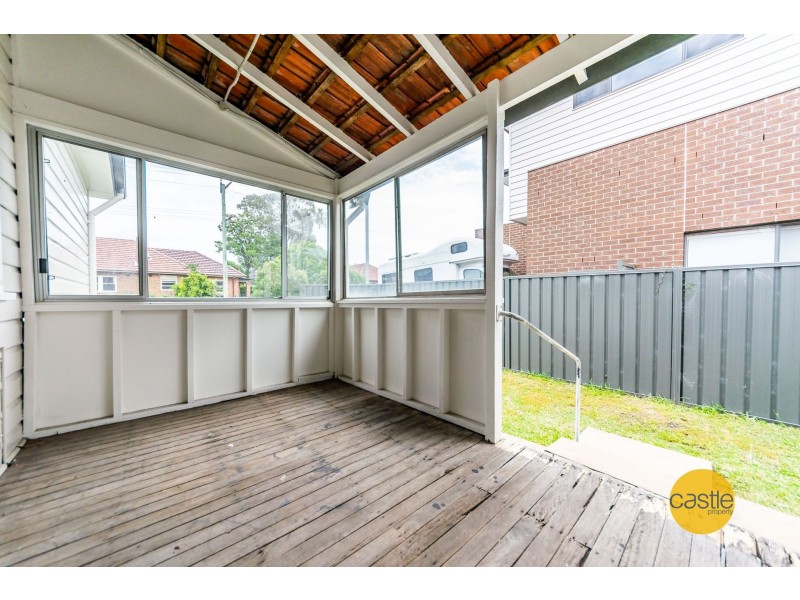 16 Bourke St, Mayfield NSW 2304