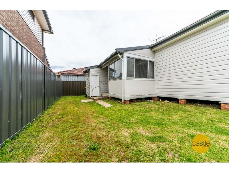 16 Bourke St, Mayfield NSW 2304