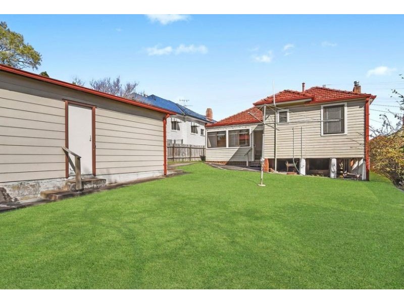 6 Catherine Street, Waratah West NSW 2298