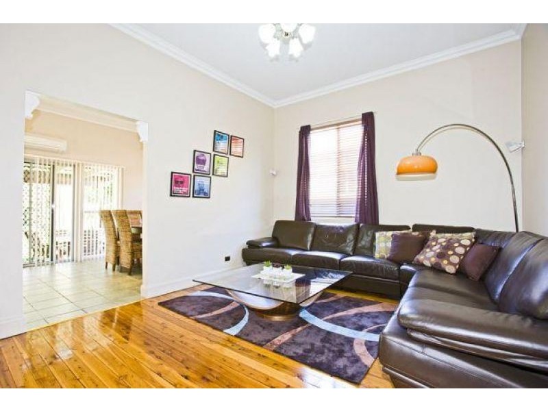 19 Kitchener Parade, Mayfield East NSW 2304