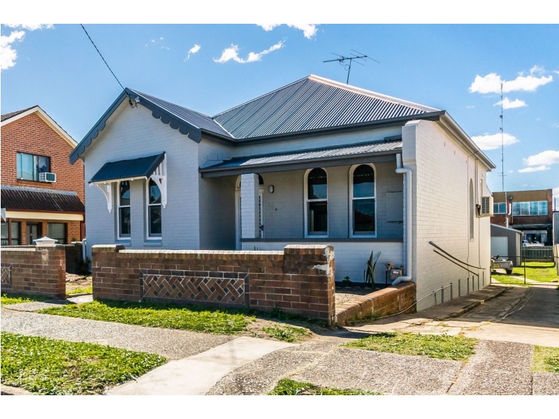 206 Denison St, Broadmeadow NSW 2292