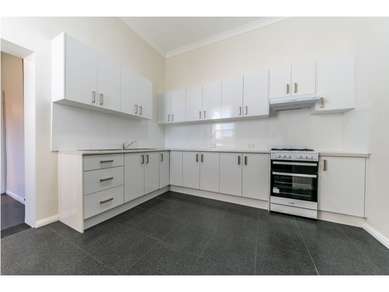 206 Denison St, Broadmeadow NSW 2292
