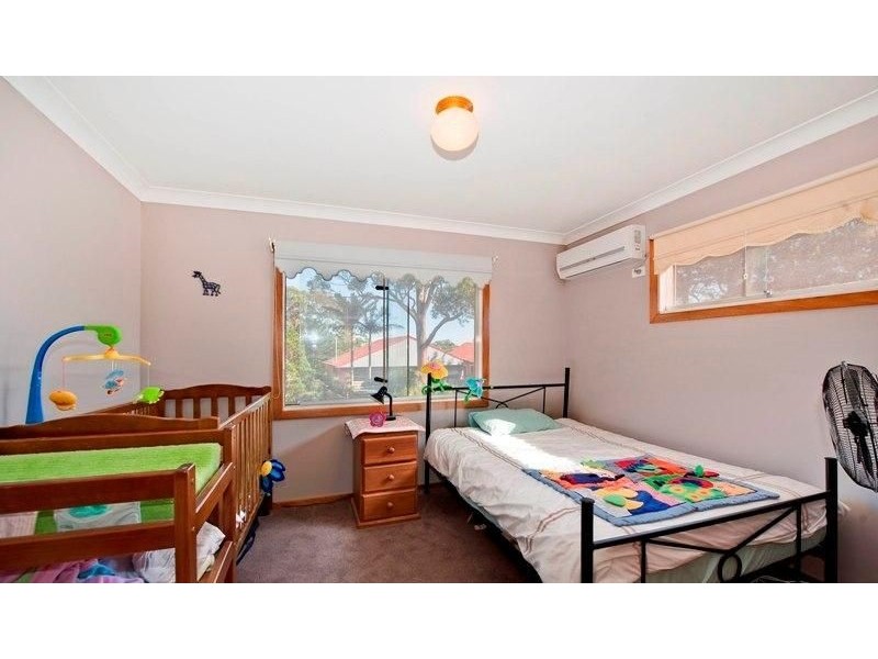 4 Denby St, Garden Suburb NSW 2289