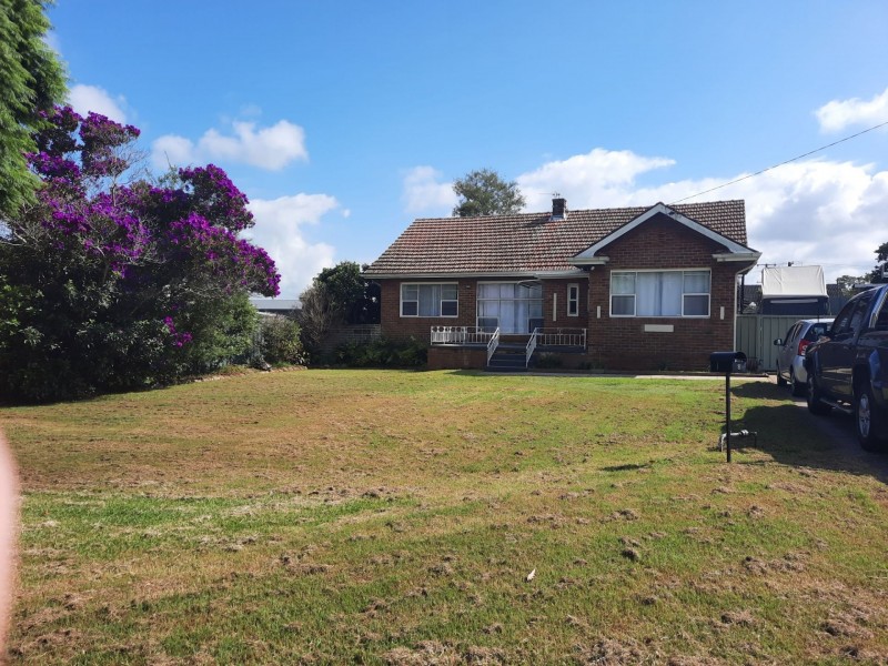 8 Kia-Ora St, Raymond Terrace NSW 2324