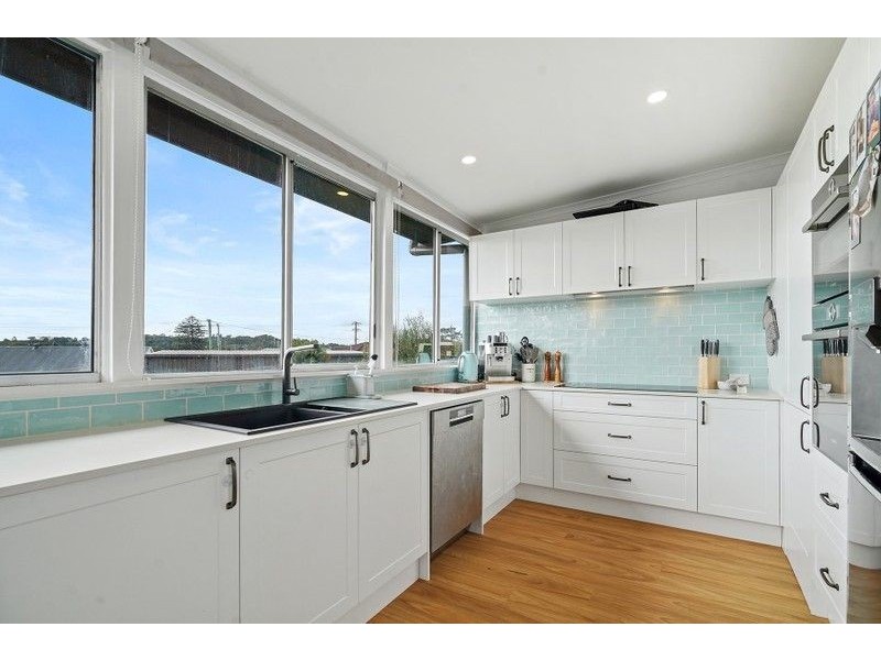 3 Blackbutt Parade, Kotara South NSW 2289