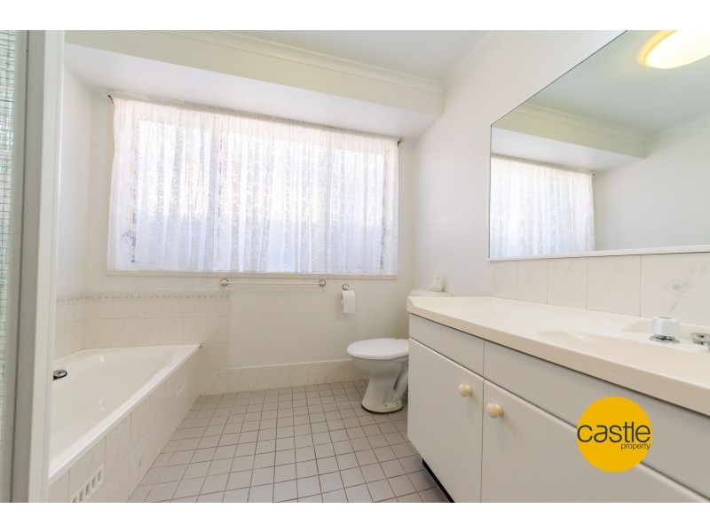 7 Gum Tree Court, Cameron Park NSW 2285