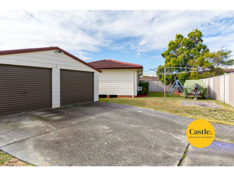 1 Berwick Cres, Maryland NSW 2287