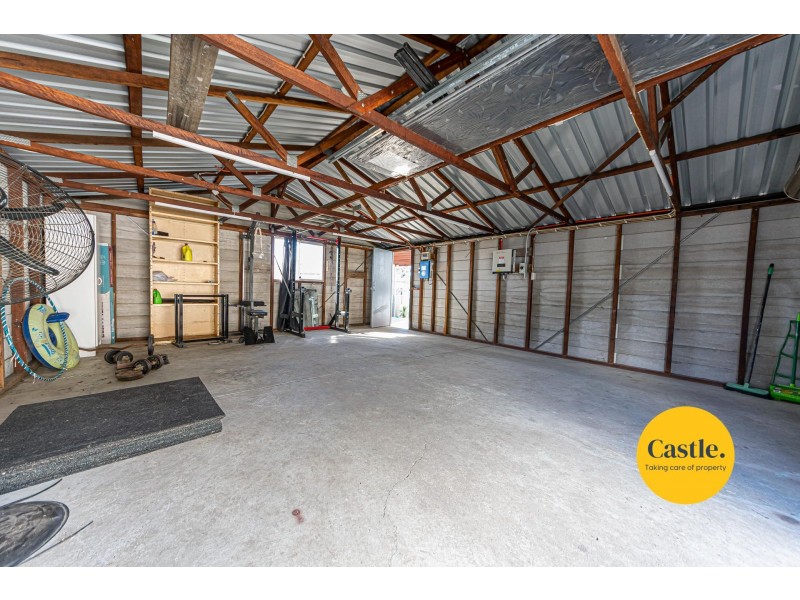 1 Berwick Cres, Maryland NSW 2287