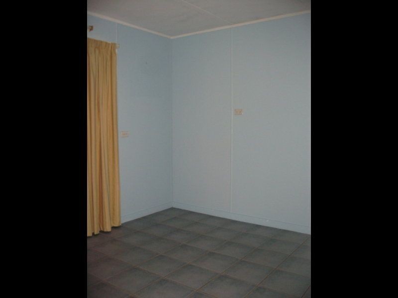 12 Devereux Street, Charters Towers QLD 4820