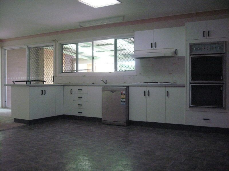 27 Racecourse Raod, Charters Towers QLD 4820