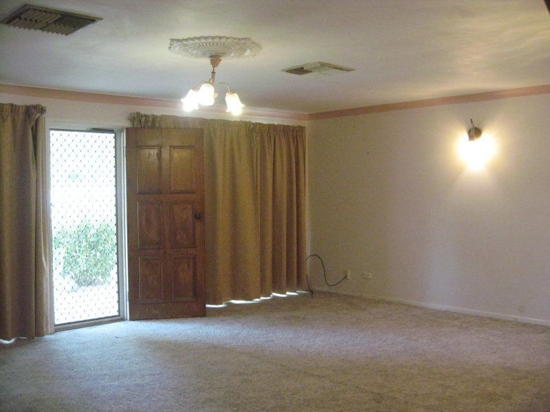 27 Racecourse Raod, Charters Towers QLD 4820