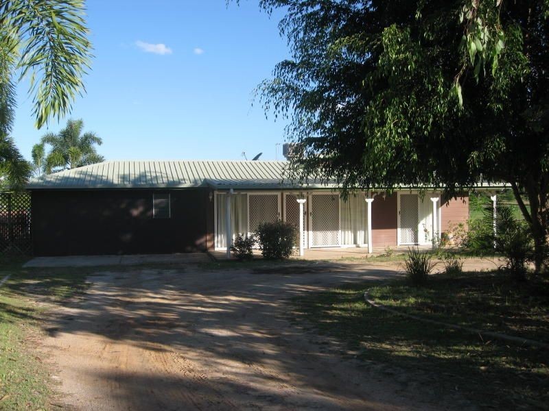 27 Racecourse Raod, Charters Towers QLD 4820