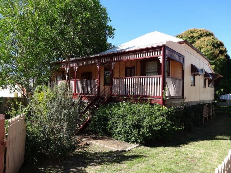 11 School Street, Charters Towers QLD 4820